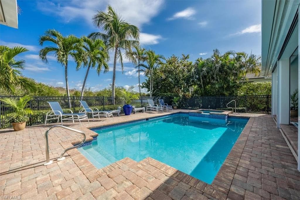 15270 Burnaby DR, NAPLES FL 34110-33