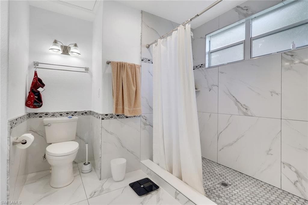 245 Bahia VIA, FORT MYERS BEACH FL 33931-18