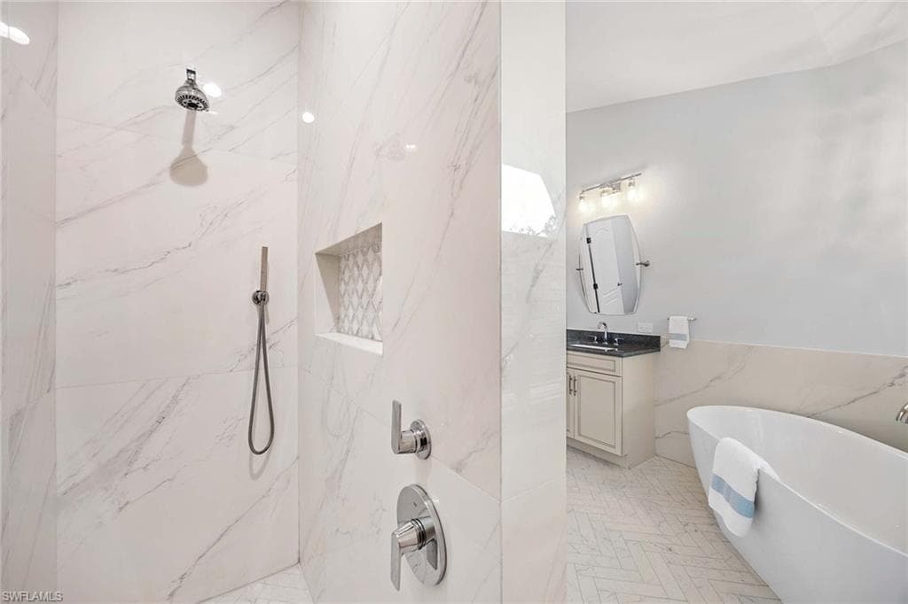 7653 Ponte Verde WAY, NAPLES FL 34109-23