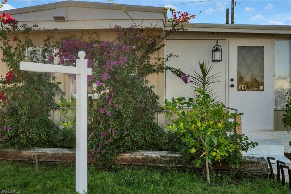 777 Walkerbilt RD # 34, NAPLES FL 34110-2