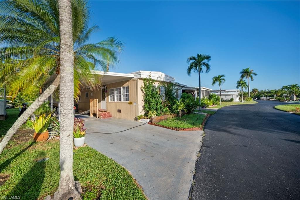777 Walkerbilt RD # 34, NAPLES FL 34110-3