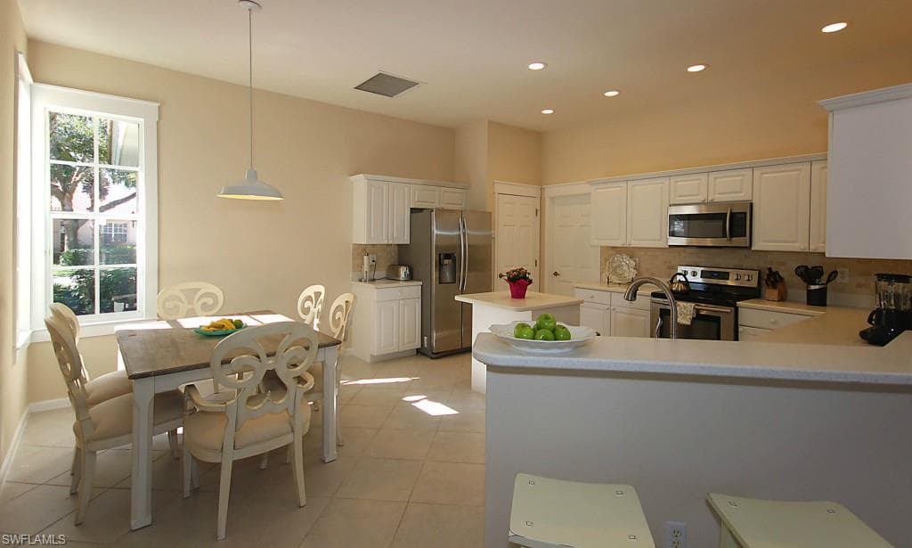 6855 Old Banyan WAY, NAPLES FL 34109-6