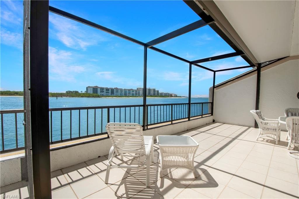 105 La Peninsula BLVD # 105, NAPLES FL 34113-4