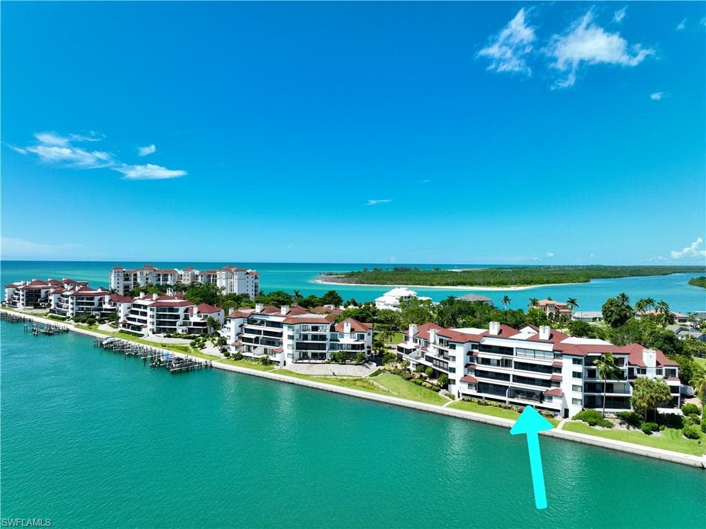 105 La Peninsula BLVD # 105, NAPLES FL 34113-32