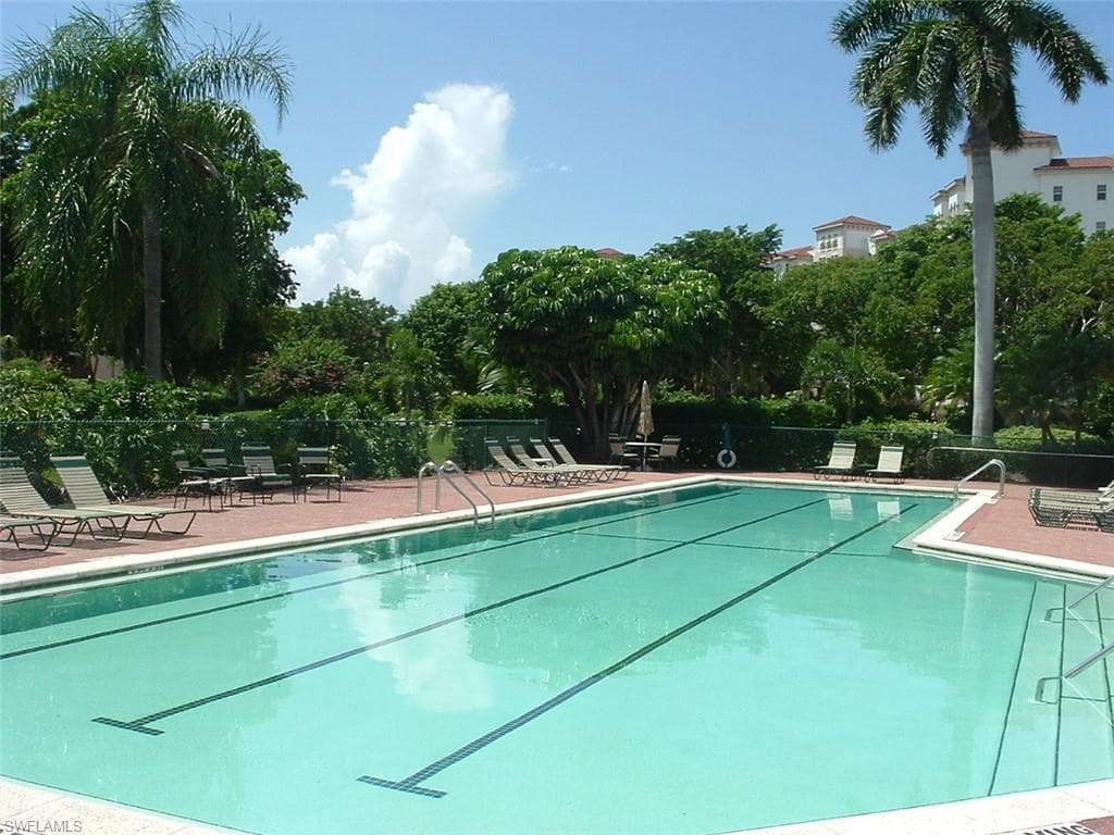 105 La Peninsula BLVD # 105, NAPLES FL 34113-39
