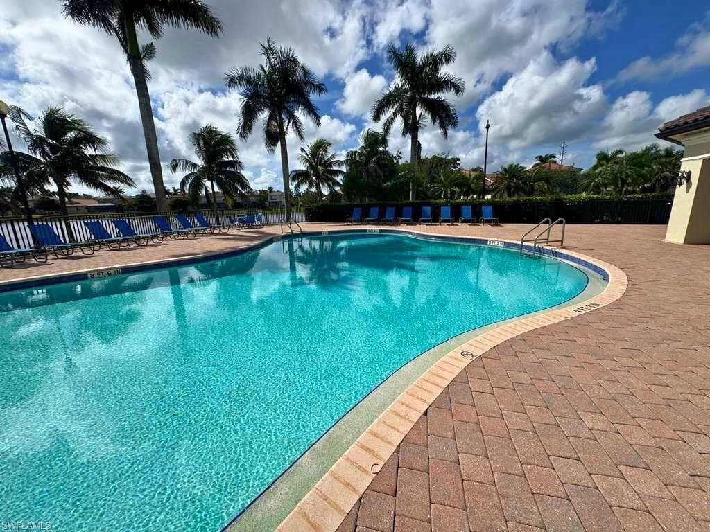 8306 Sumner AVE, FORT MYERS FL 33908-30