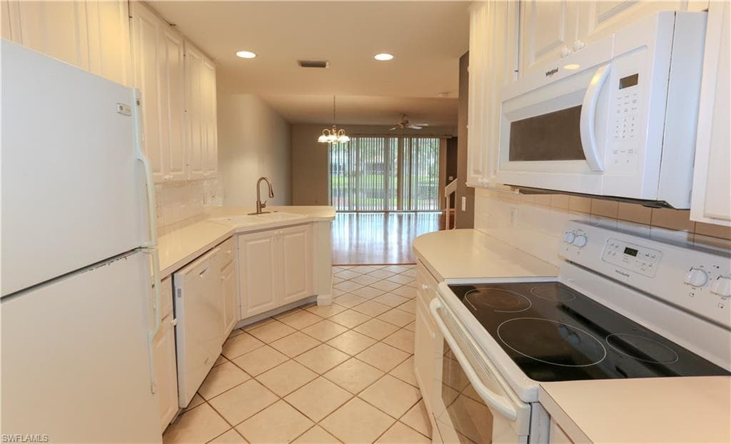 5823 Cove CIR # 8, NAPLES FL 34119-6