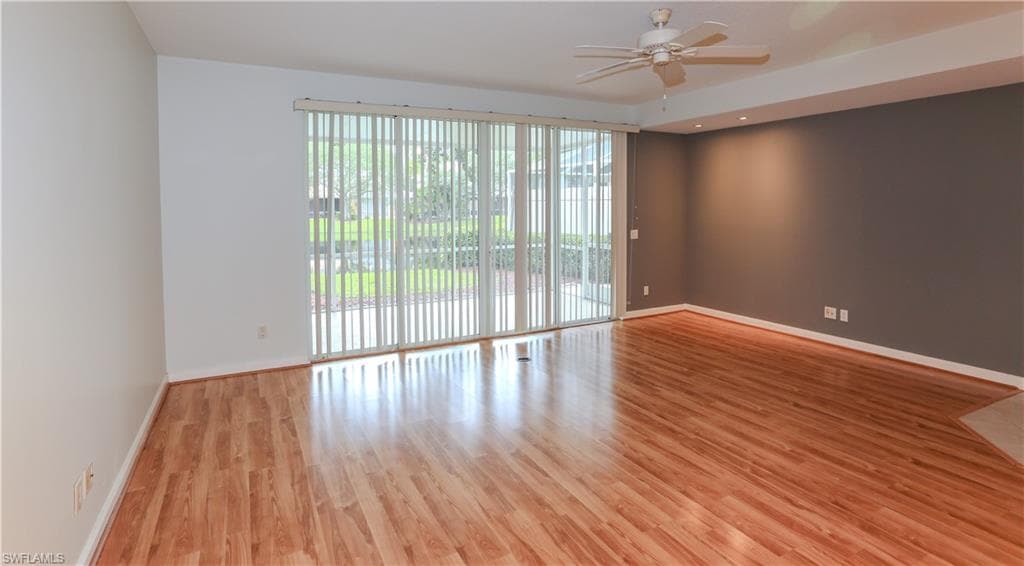 5823 Cove CIR # 8, NAPLES FL 34119-3