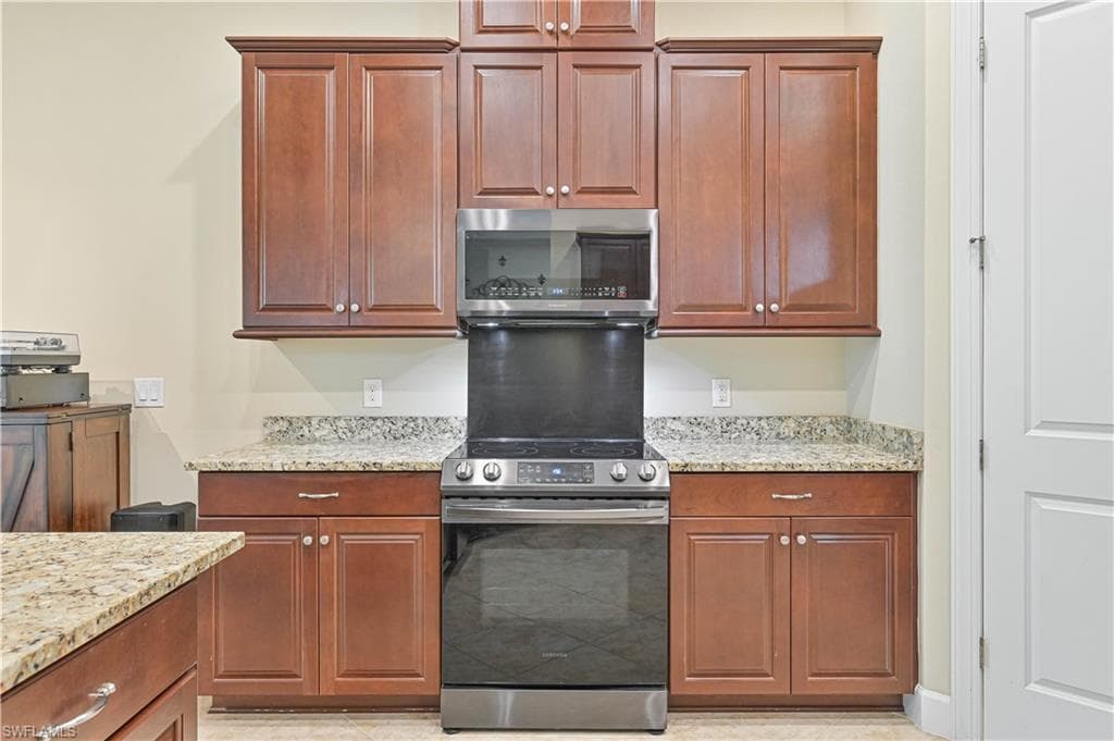 17283 Walnut Run DR, ALVA FL 33920-18