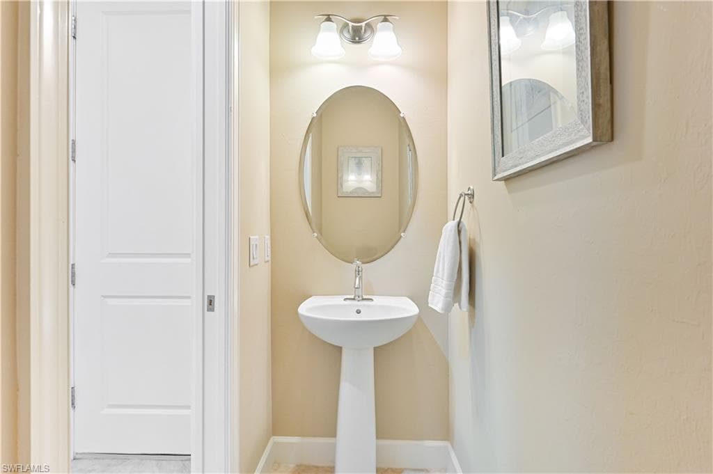 17283 Walnut Run DR, ALVA FL 33920-20