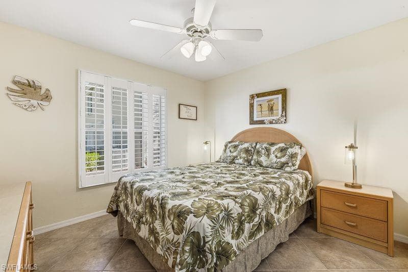 876 Gulf Pavilion DR # 101, NAPLES FL 34108-13