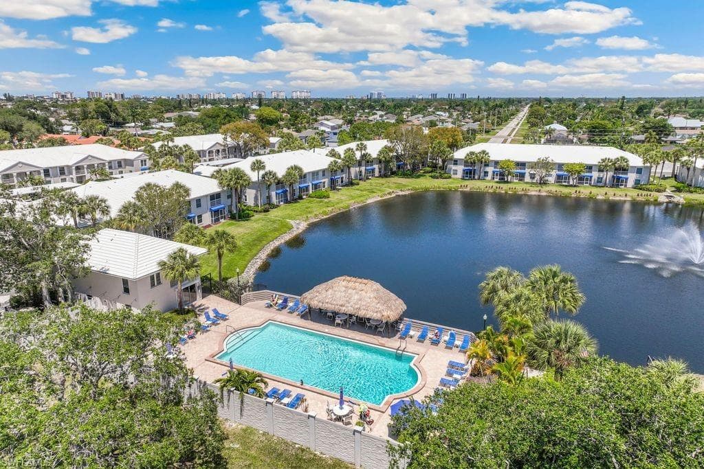 876 Gulf Pavilion DR # 101, NAPLES FL 34108-20