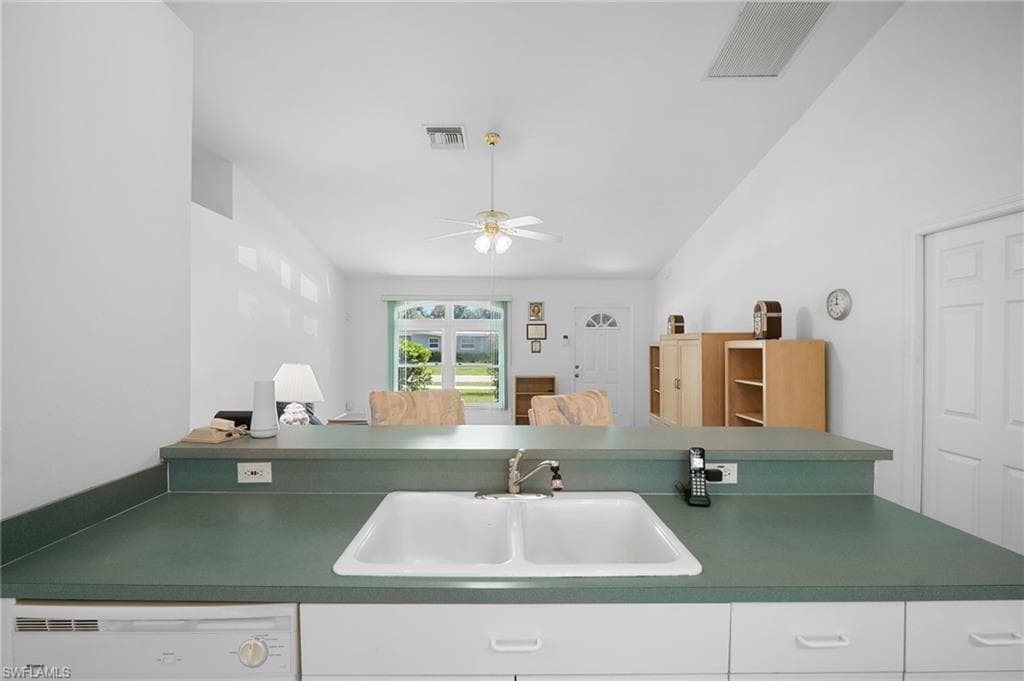 2932 Holly RD, FORT MYERS FL 33901-16