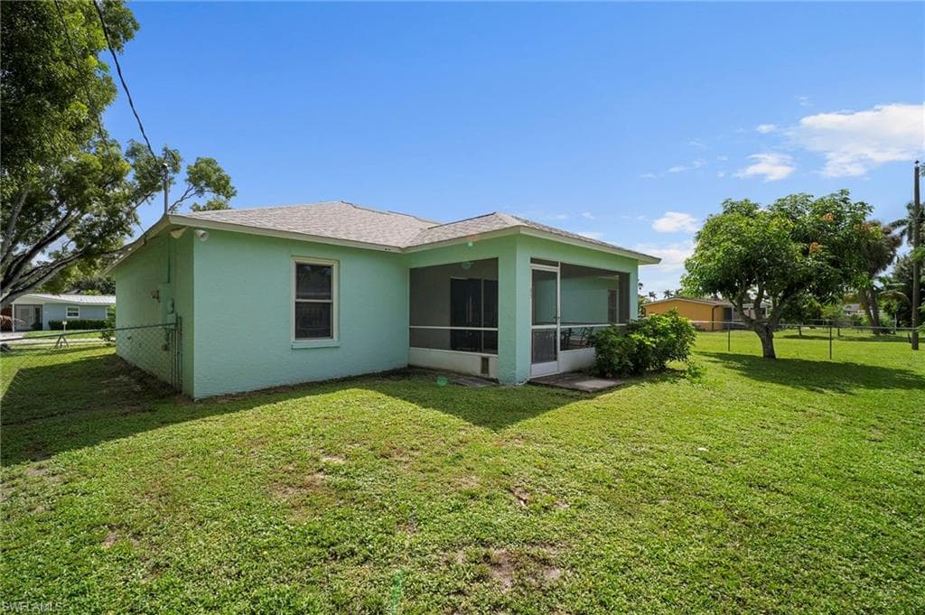 2932 Holly RD, FORT MYERS FL 33901-35