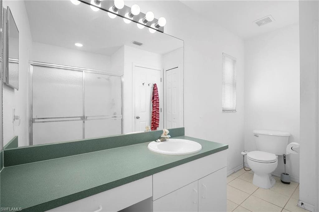 2932 Holly RD, FORT MYERS FL 33901-33