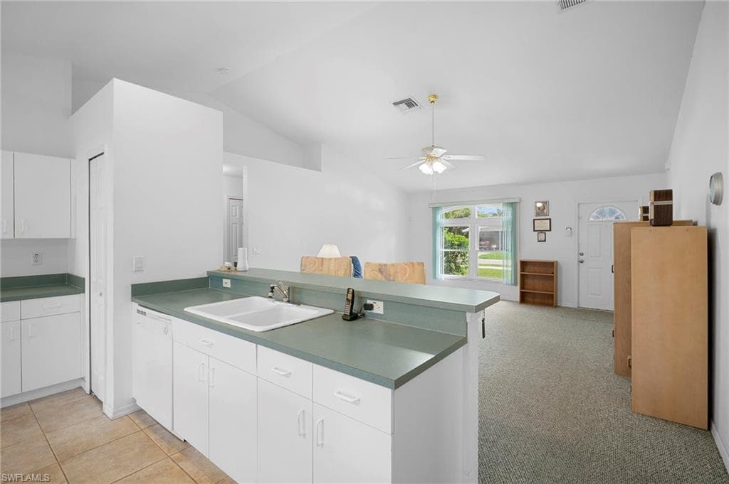 2932 Holly RD, FORT MYERS FL 33901-10