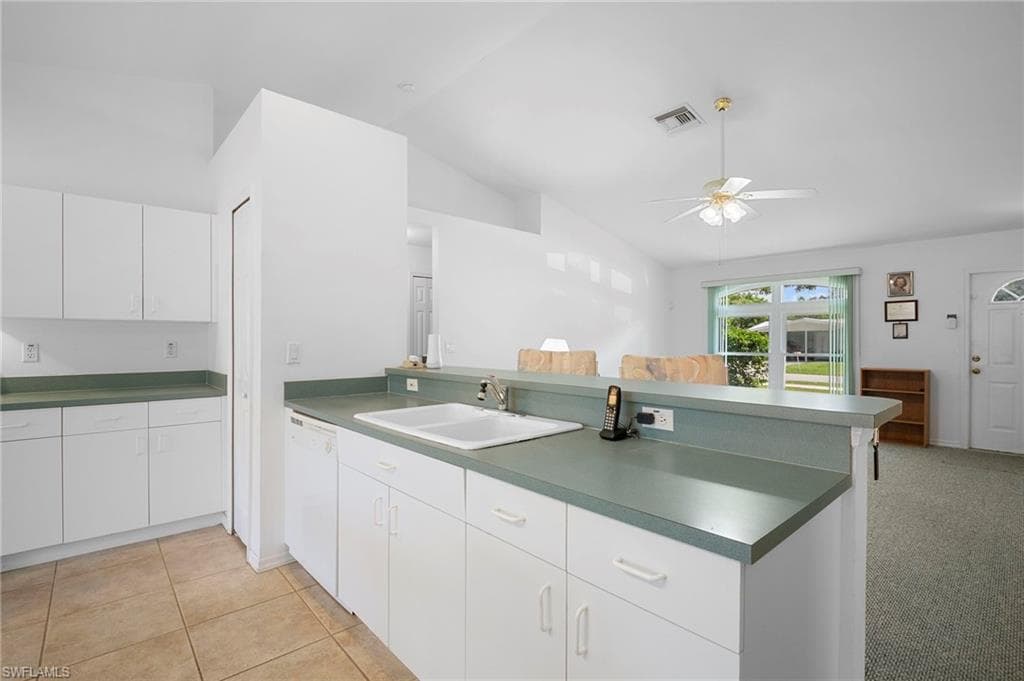 2932 Holly RD, FORT MYERS FL 33901-18