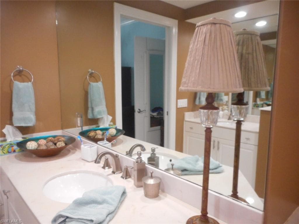 2080 W 1st ST # 304, FORT MYERS FL 33901-13