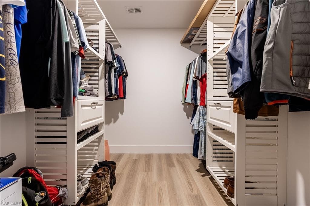 1860 Marina CIR, NORTH FORT MYERS FL 33903-21