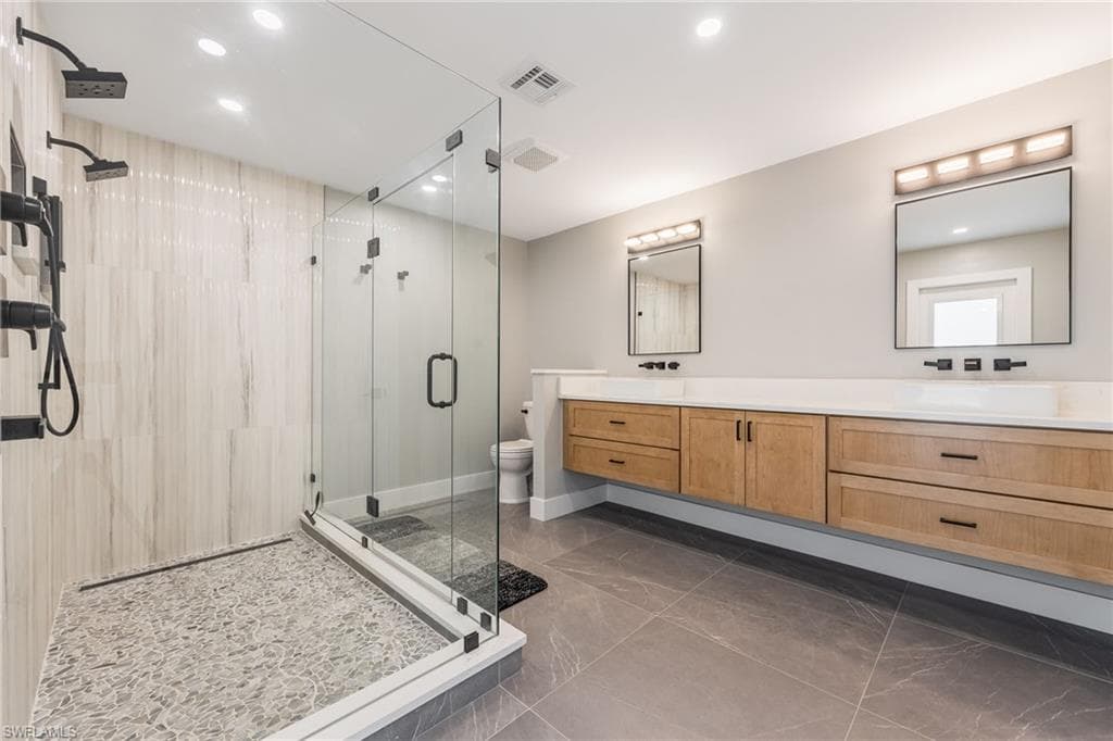 1860 Marina CIR, NORTH FORT MYERS FL 33903-19