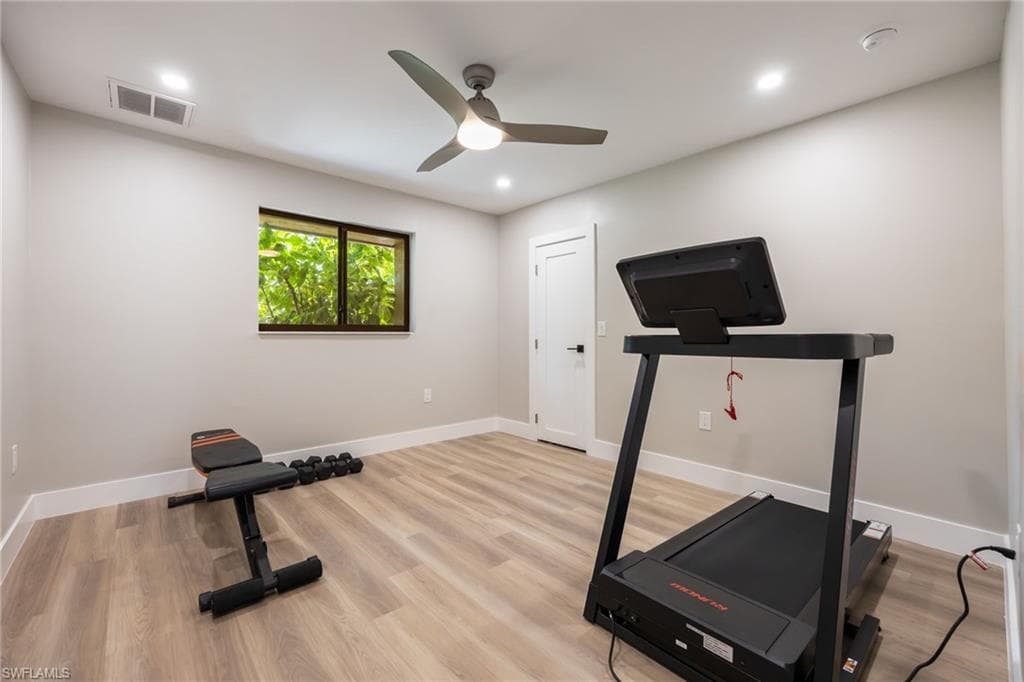 1860 Marina CIR, NORTH FORT MYERS FL 33903-17