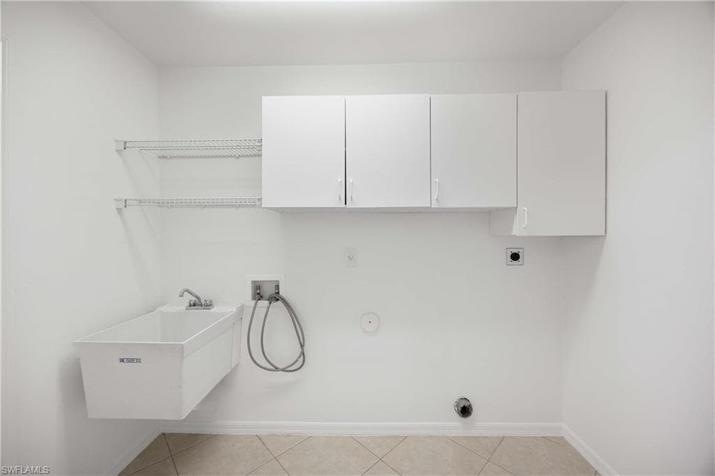 3302 Arlette DR, NAPLES FL 34109-19