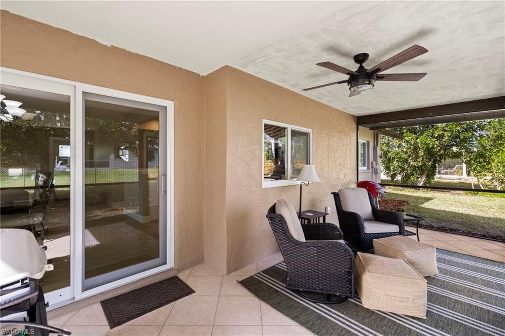20821 Coconut DR, ESTERO FL 33928-26