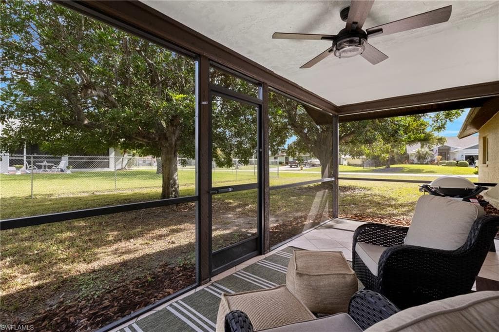 20821 Coconut DR, ESTERO FL 33928-27