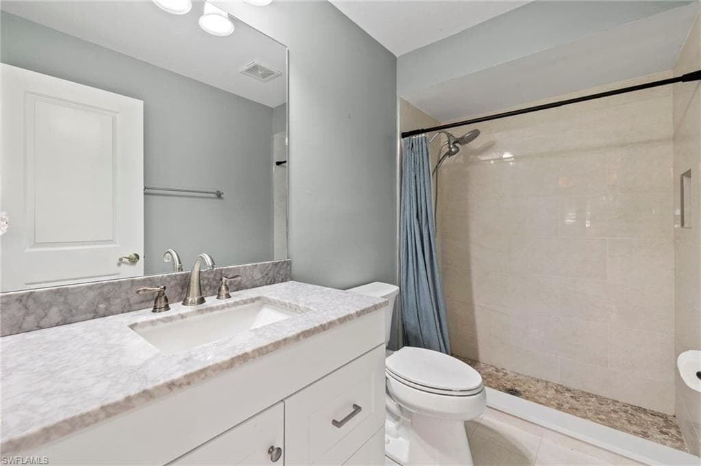 20821 Coconut DR, ESTERO FL 33928-23