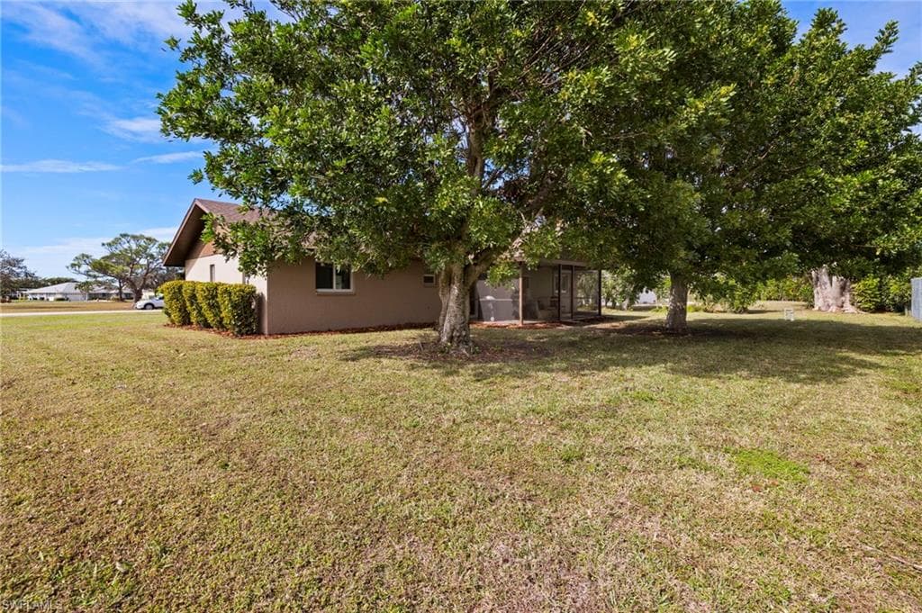 20821 Coconut DR, ESTERO FL 33928-29