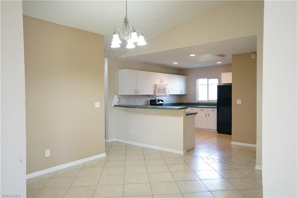 8397 Bahamas RD, FORT MYERS FL 33967-5