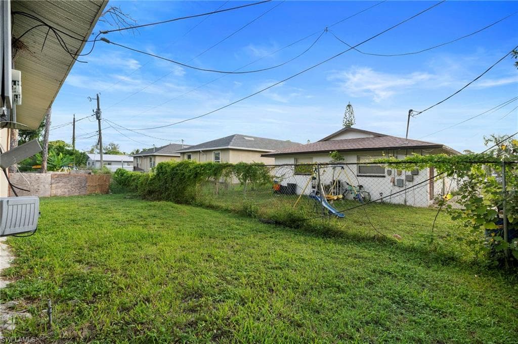 5539 10th AVE, FORT MYERS FL 33907-16