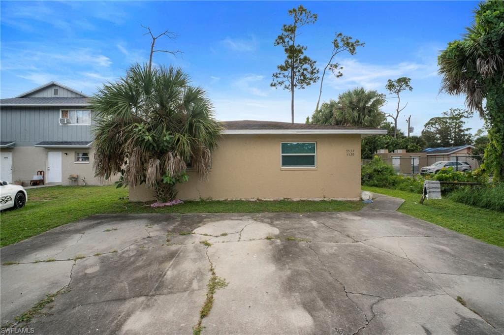 5539 10th AVE, FORT MYERS FL 33907-18