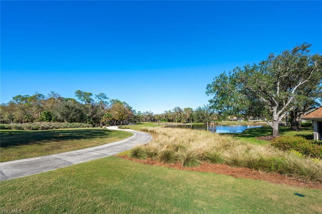 20 Water Oaks WAY # 10, NAPLES FL 34105-31