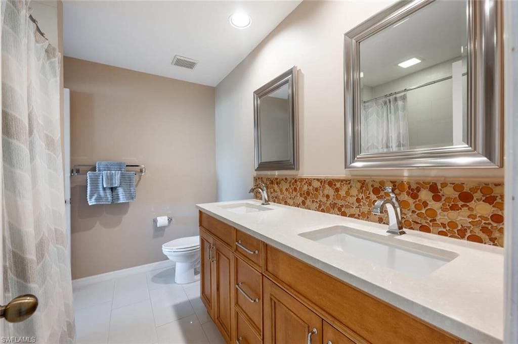 20 Water Oaks WAY # 10, NAPLES FL 34105-20