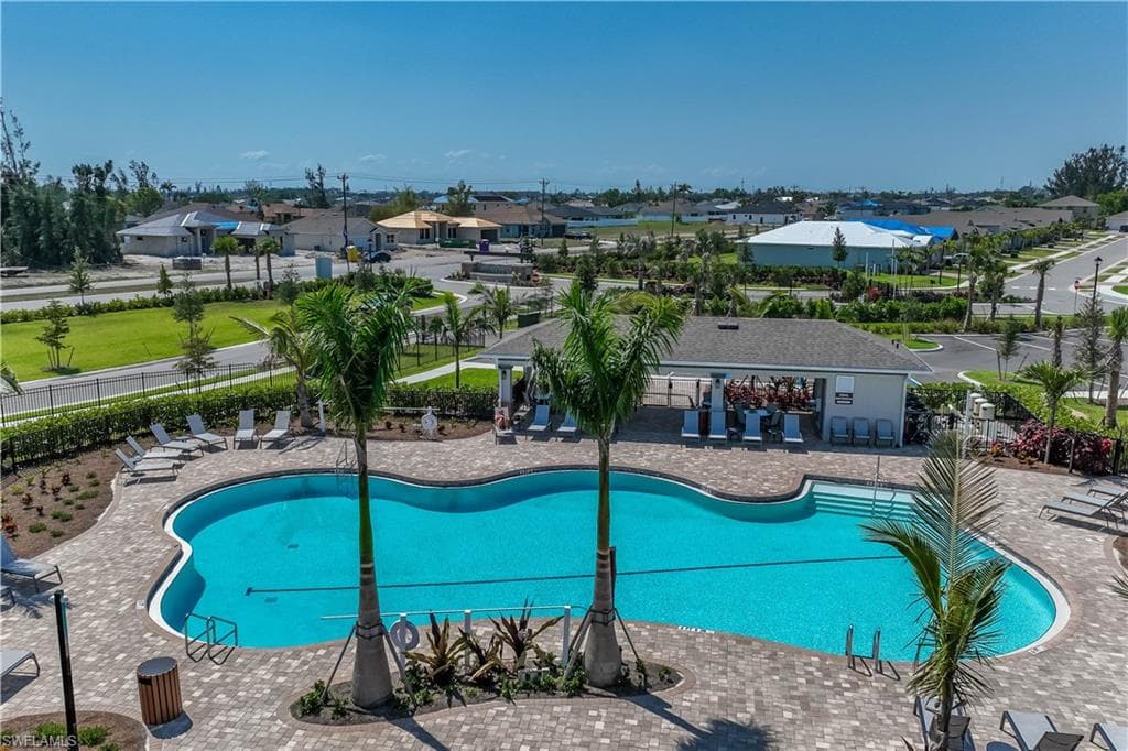 548 Spring Hill Lake LOOP, CAPE CORAL FL 33993-27