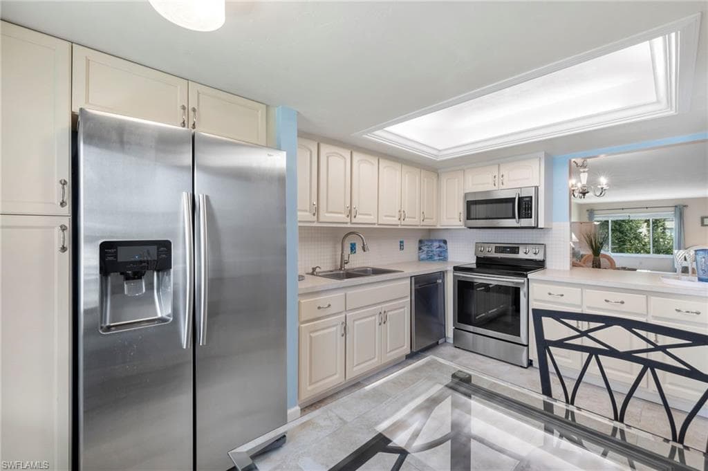 2244 Winkler AVE 213-1