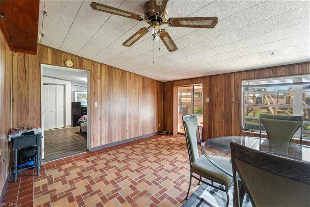 298 Lakeview DR, NORTH FORT MYERS FL 33917-24