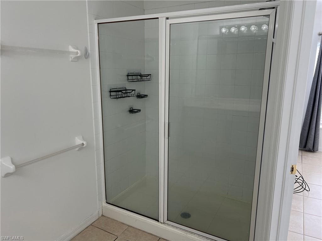 972 Hampton CIR # 77, NAPLES FL 34105-15