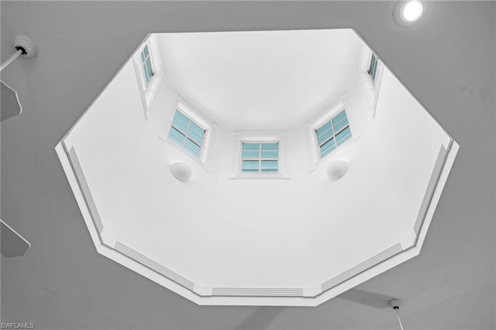 380 Periwinkle CT, MARCO ISLAND FL 34145-6