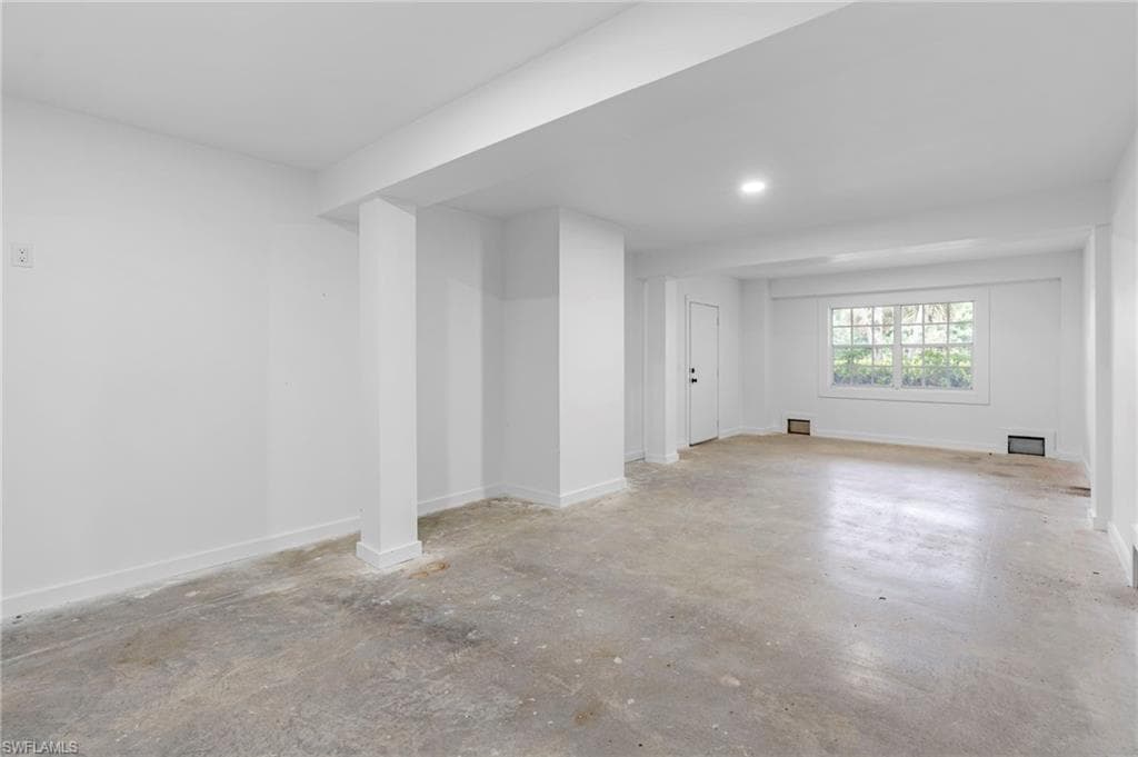 380 Periwinkle CT, MARCO ISLAND FL 34145-35