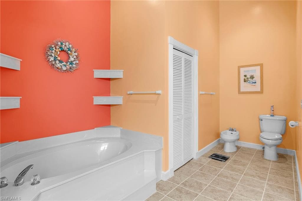 380 Periwinkle CT, MARCO ISLAND FL 34145-23