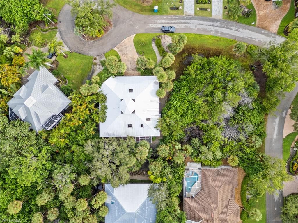 380 Periwinkle CT, MARCO ISLAND FL 34145-40