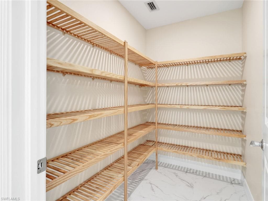257 Indies Dr E # 102, NAPLES FL 34114-16