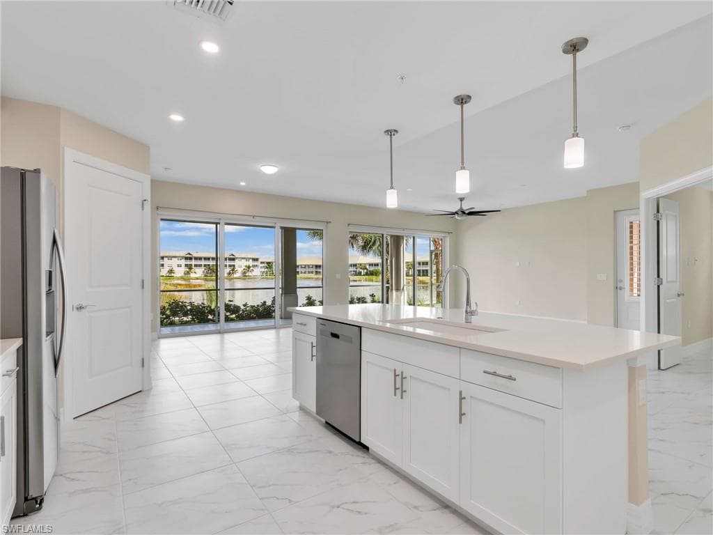 257 Indies Dr E # 102, NAPLES FL 34114-15