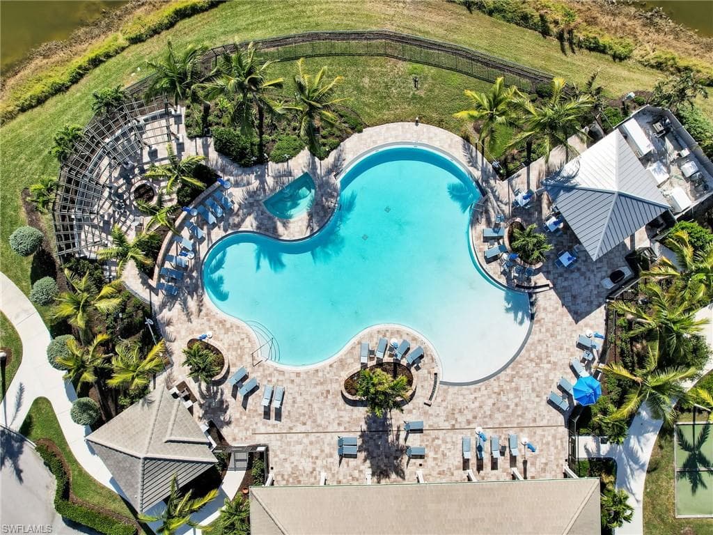 257 Indies Dr E # 102, NAPLES FL 34114-40