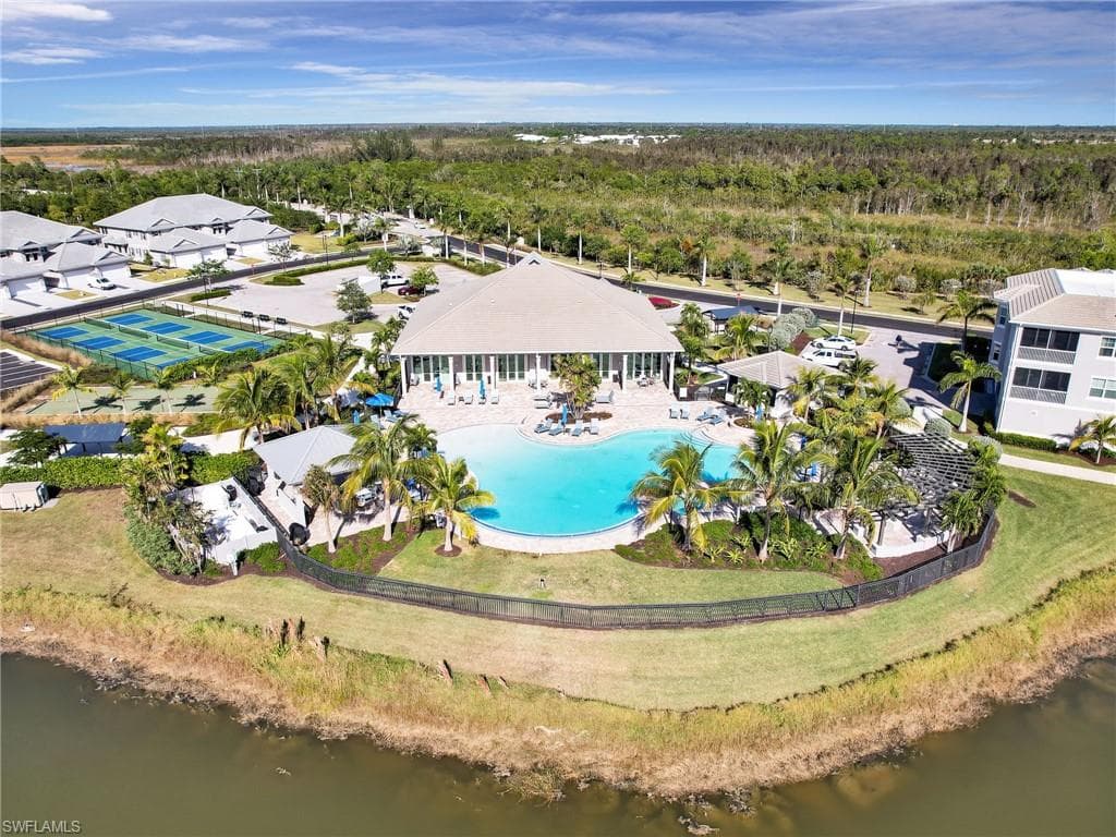 257 Indies Dr E # 102, NAPLES FL 34114-39