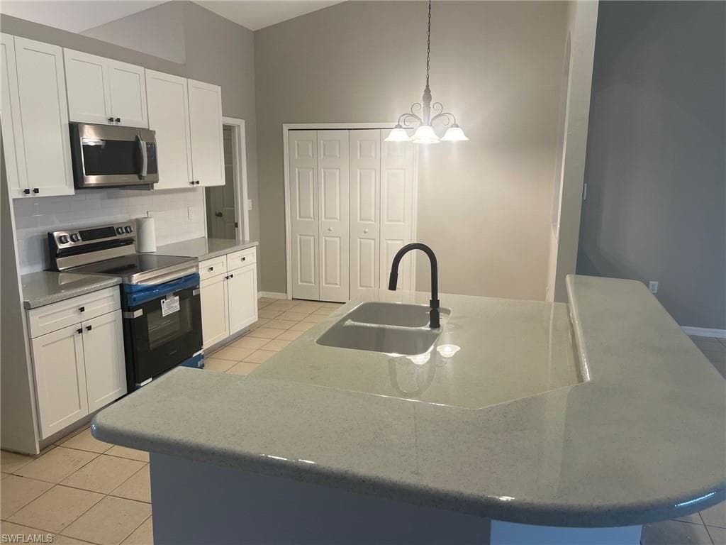 4015 6th ST SW, LEHIGH ACRES FL 33976-1