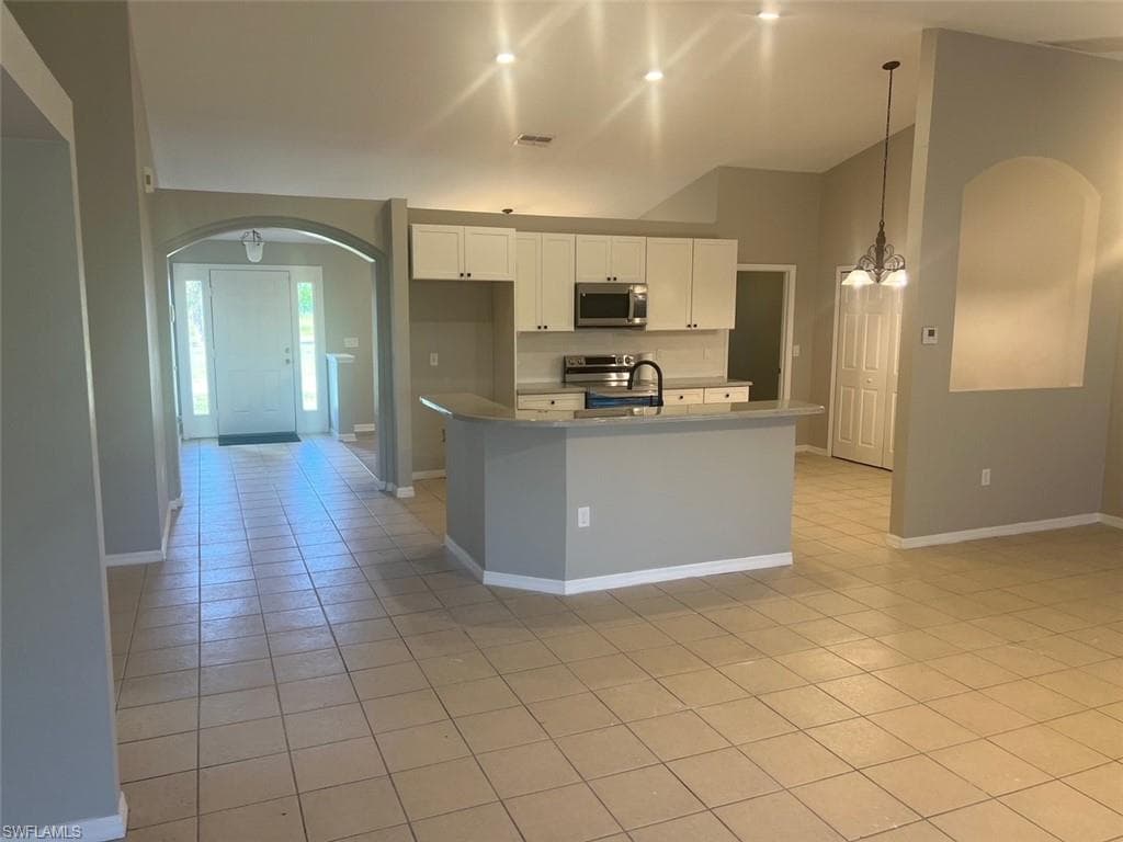 4015 6th ST SW, LEHIGH ACRES FL 33976-4