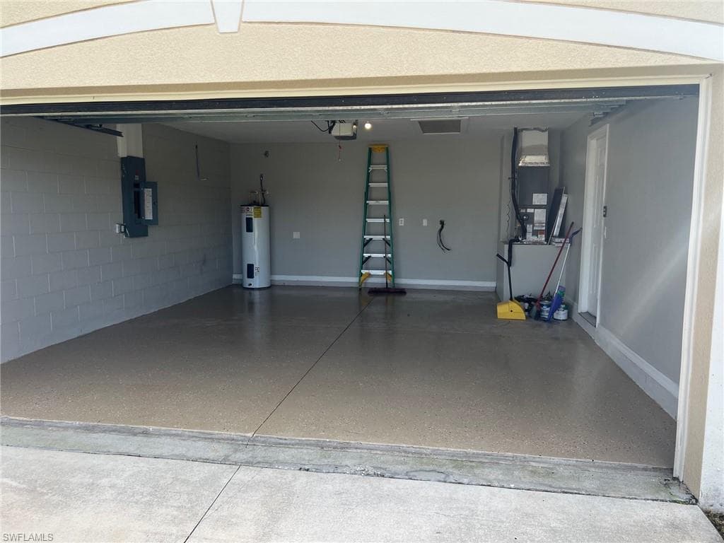 4015 6th ST SW, LEHIGH ACRES FL 33976-28